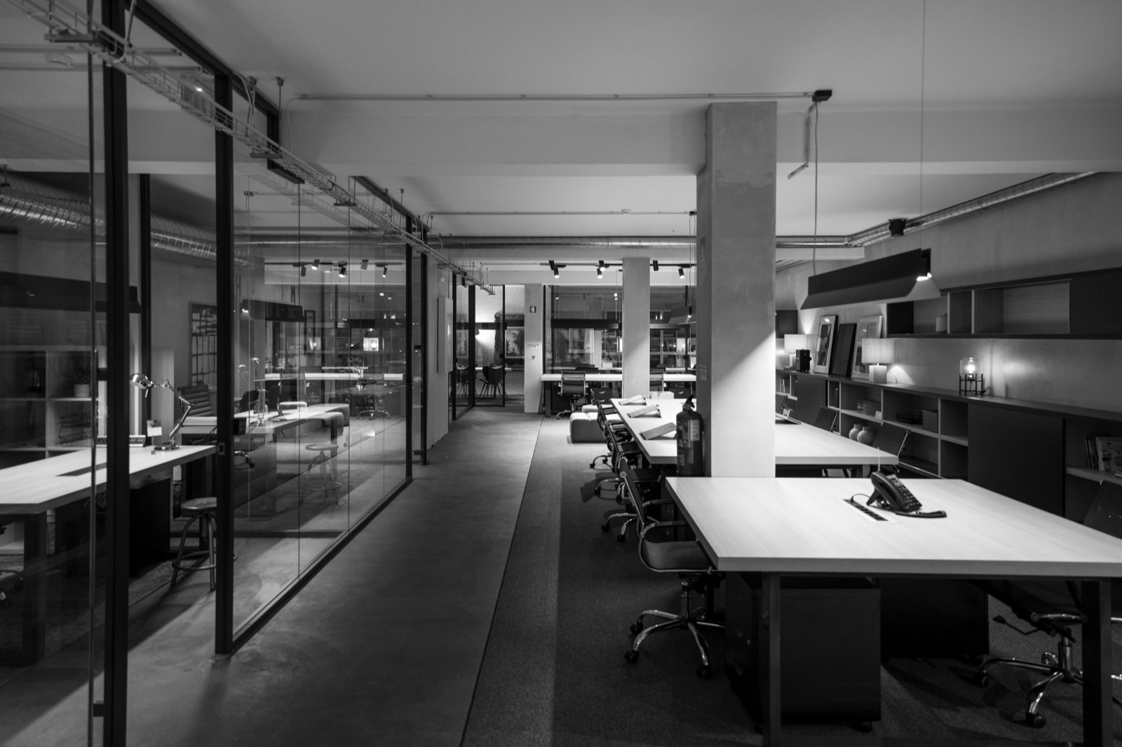 Interior do open space da Outglocal em Aveiro