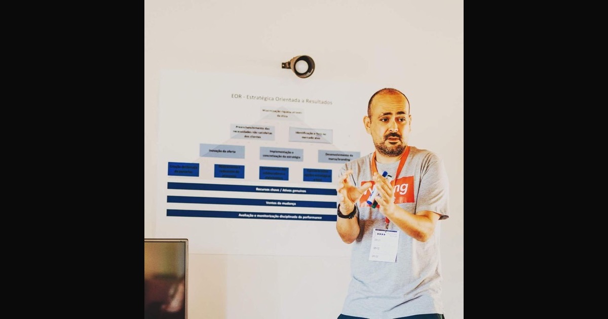 Sandro Pinto a apresentar a formação Estratégia Orientada a Resultados