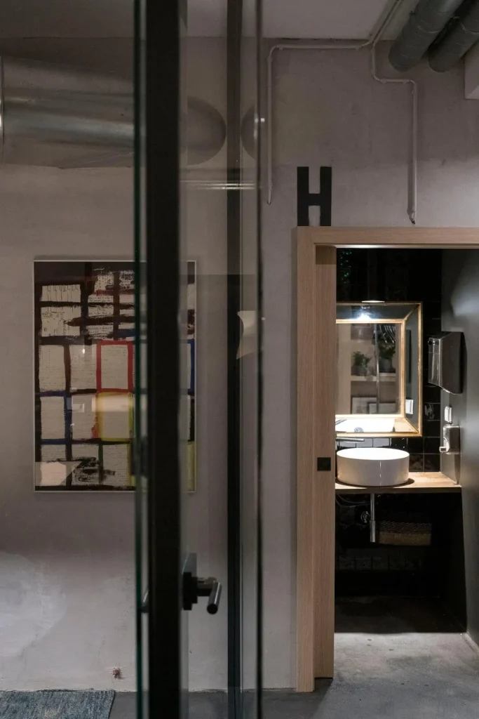Detalhe dos espaços de apoio do Business Hub